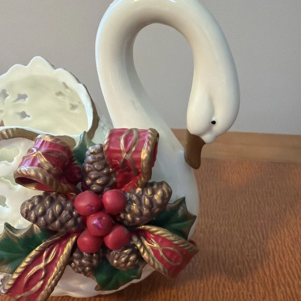 Vintage Swan Sleigh Planter Christmas Gold Accents 6.5